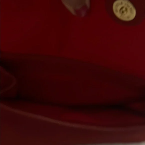 Elegant Red Leather Tote Bag - Picture 6 of 10